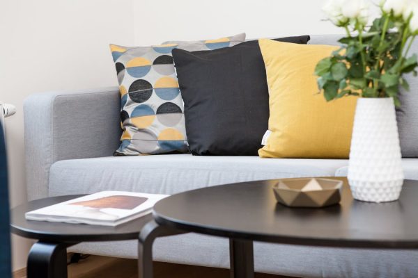 SHOPPING CHECKLIST: 10 Tips For Buying Furniture Online